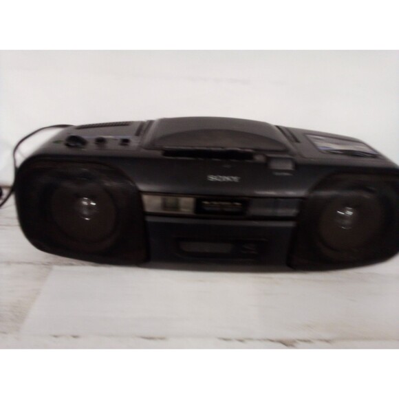Sony Gfd 82 Boombox/Cd/Cassette Tested And Works Broken Antenna Used Condition - Picture 3 of 16